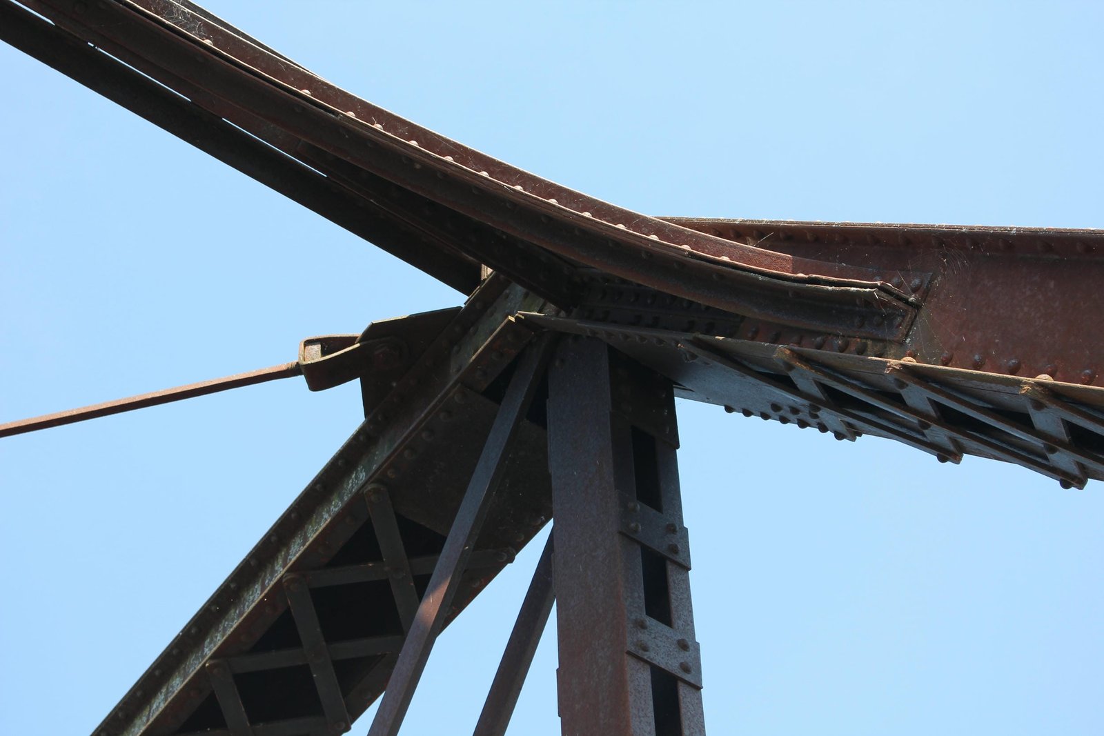 Upper angle connection, swing span (span #8)